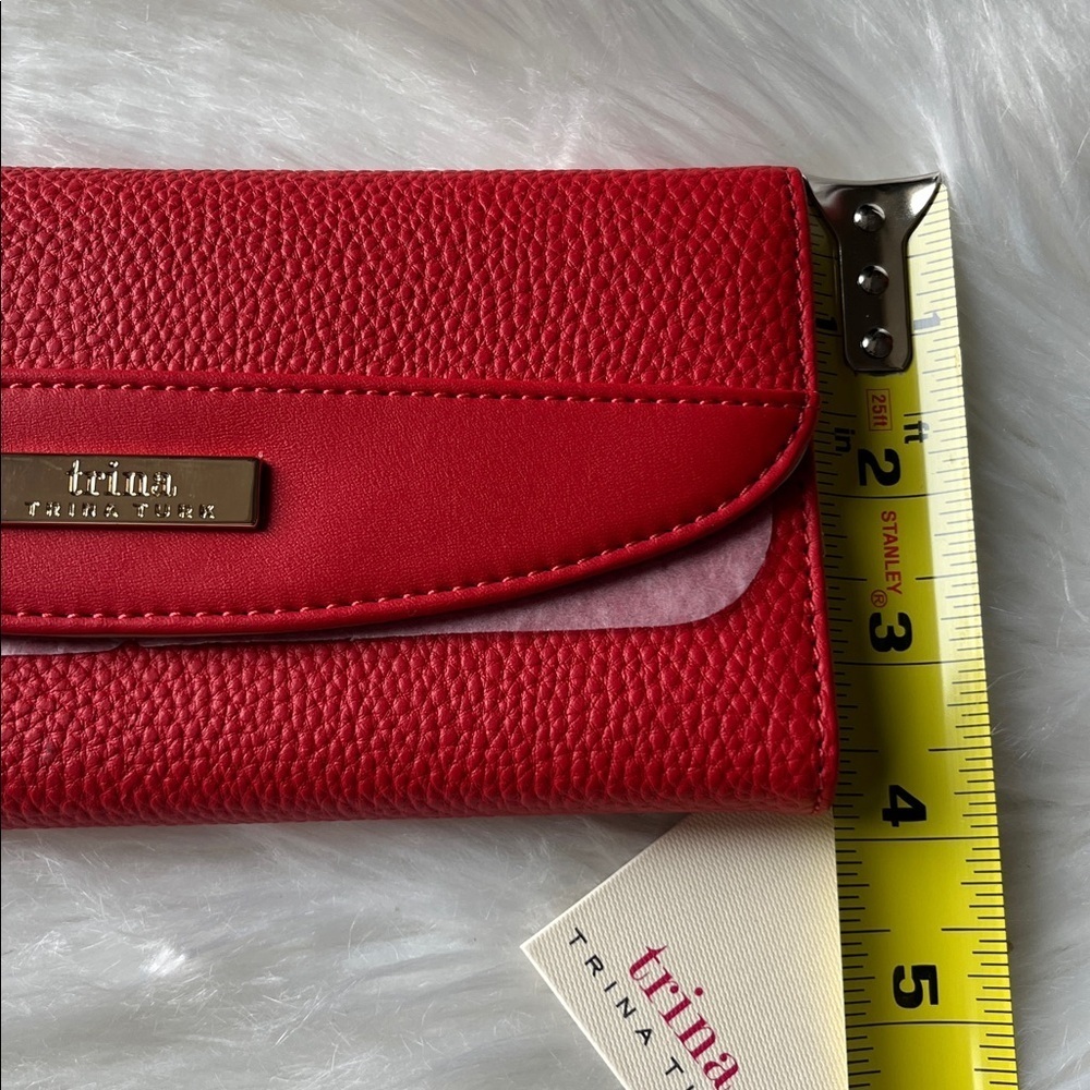 🆕 Trina Turk Red Pebbled Wallet - Picture 11 of 12